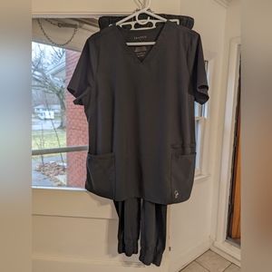 Jaanuu Arya scrub set size LARGE, color black